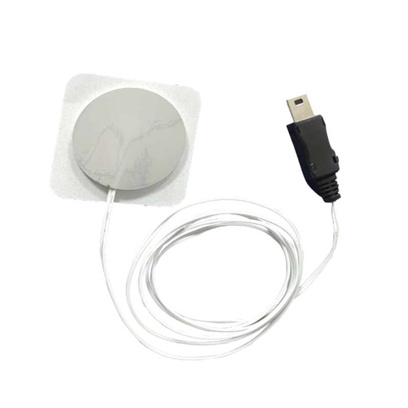 How do disposable temperature probes, medical devices, enable dynamic temperature monitoring in intensive care units (ICUs)?